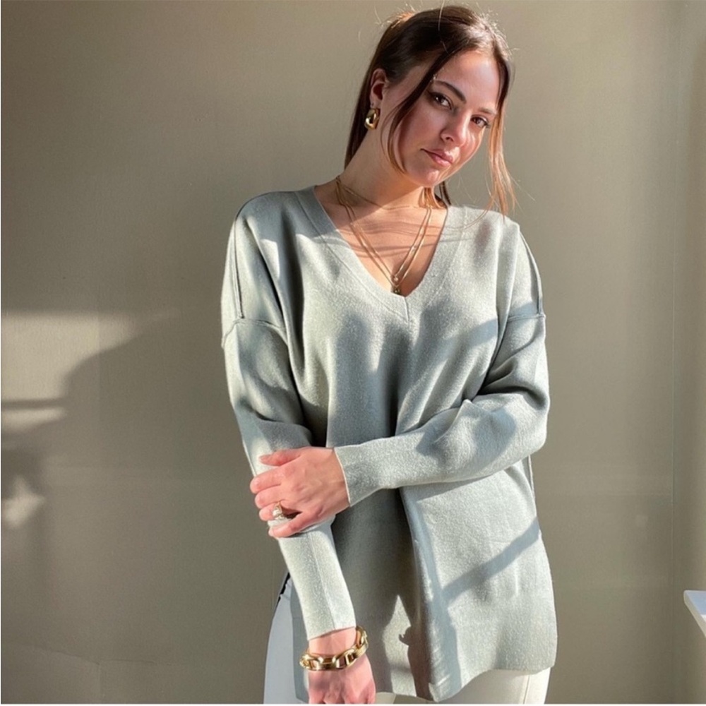 Elegant Women's V-Neck Sweater in Sage Green